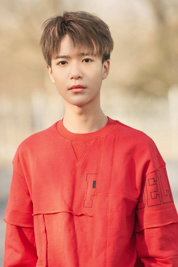 Yan Hao Yuan as Hua Munian in Accidentally In Love