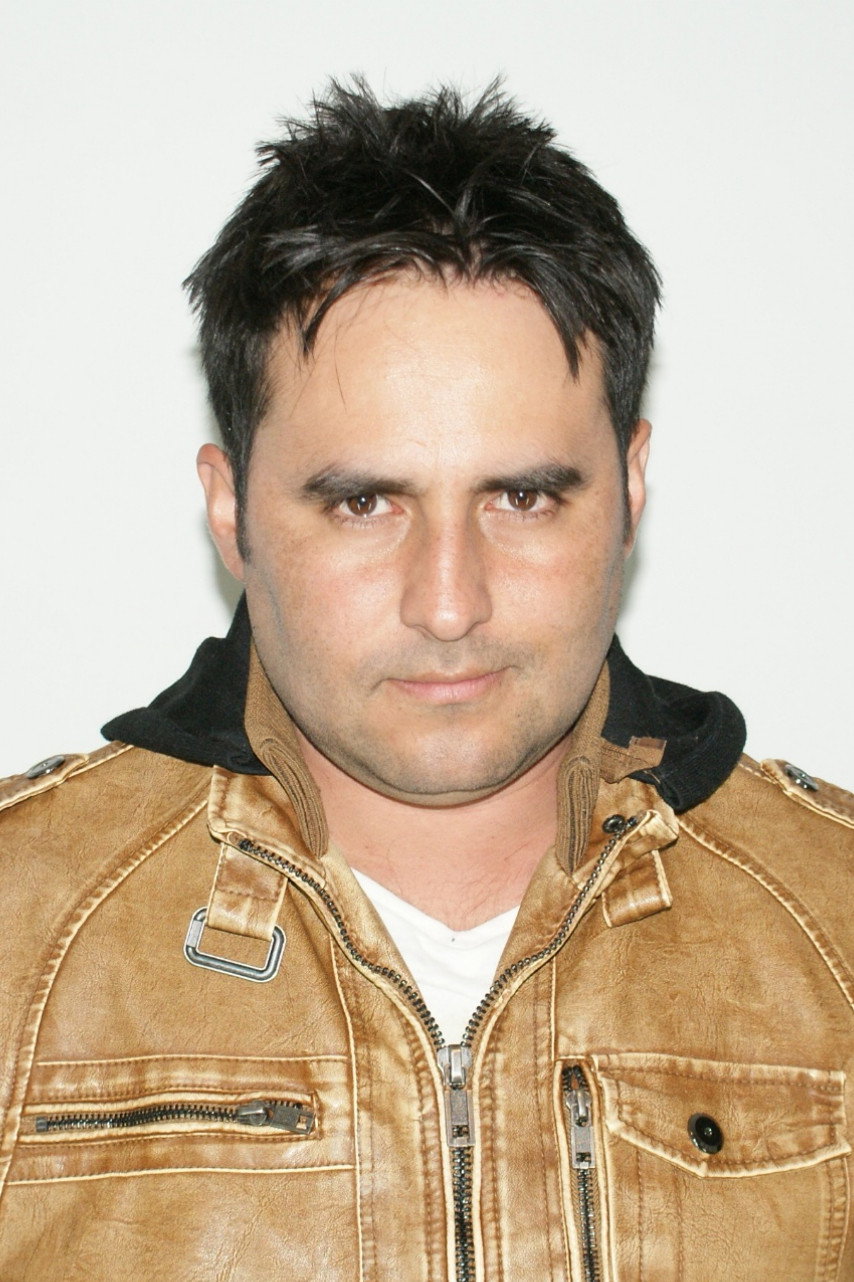 Giovanni Almonacid as Efrain in CORDERO ORDEÑADO
