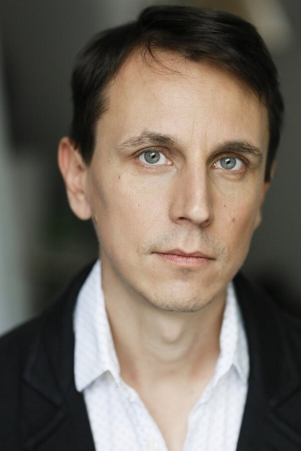 Sébastien Corona as Paul in Celle qui reste à payer