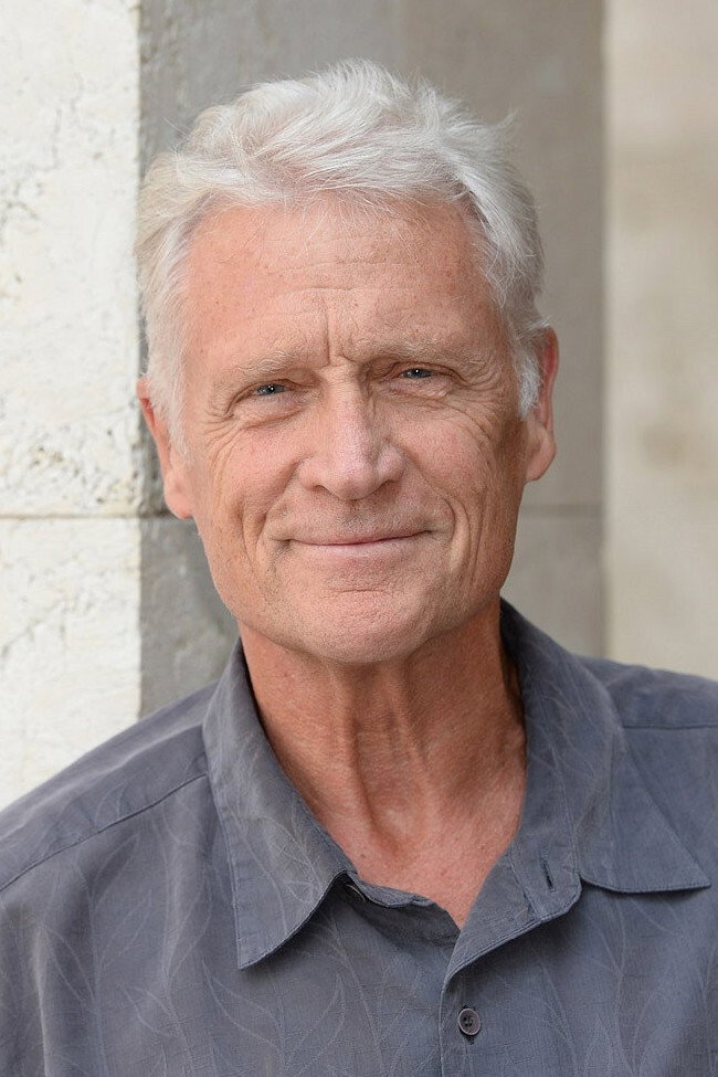 Robert Atzorn as Mr. Knight in Die Wächter
