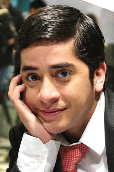 Fernando Godoy as Carlitos in Edificio Corona