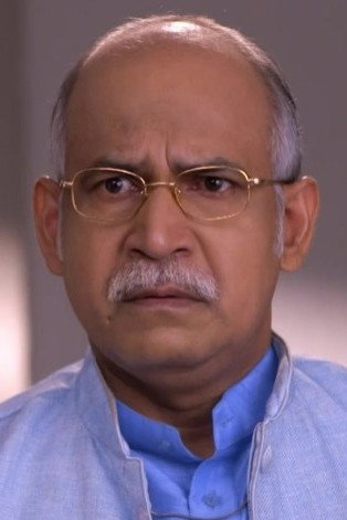 Shahab Khan as Kailashnath Dubey in Ayushman Bhava