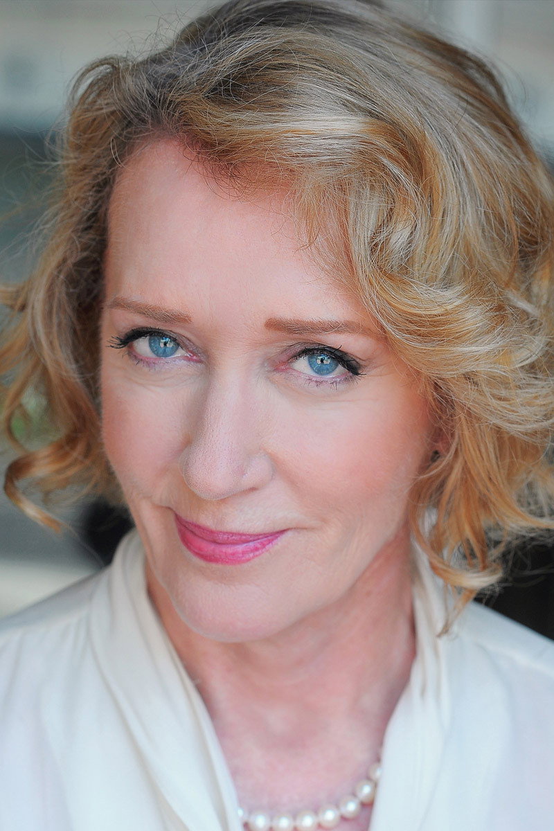 Lisa Long as Sandra Cohen in American Gun