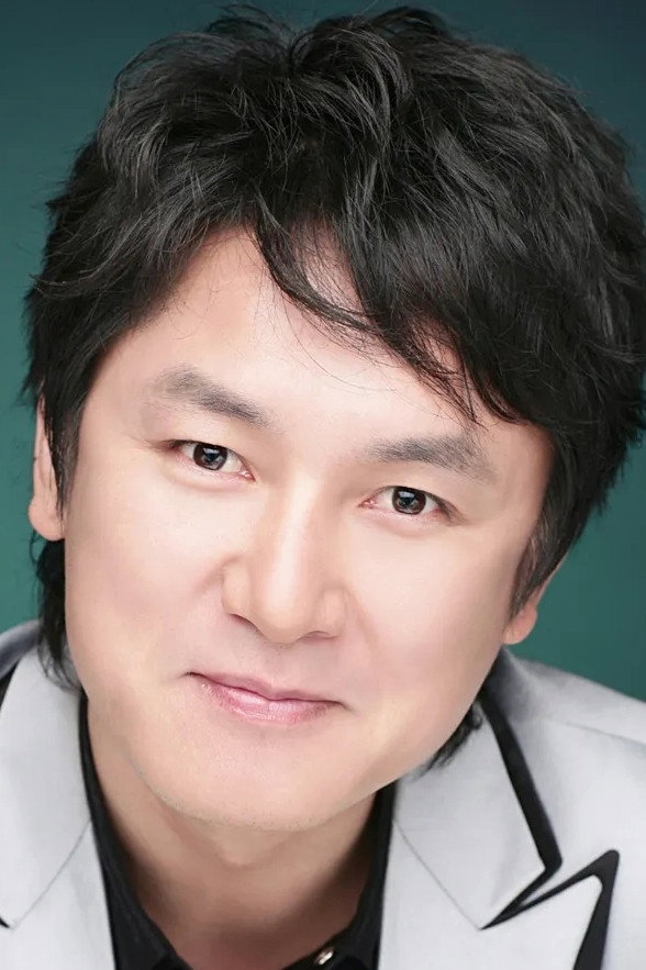 Yoon Yong-hyeon as Gang Chi Sung in Magic