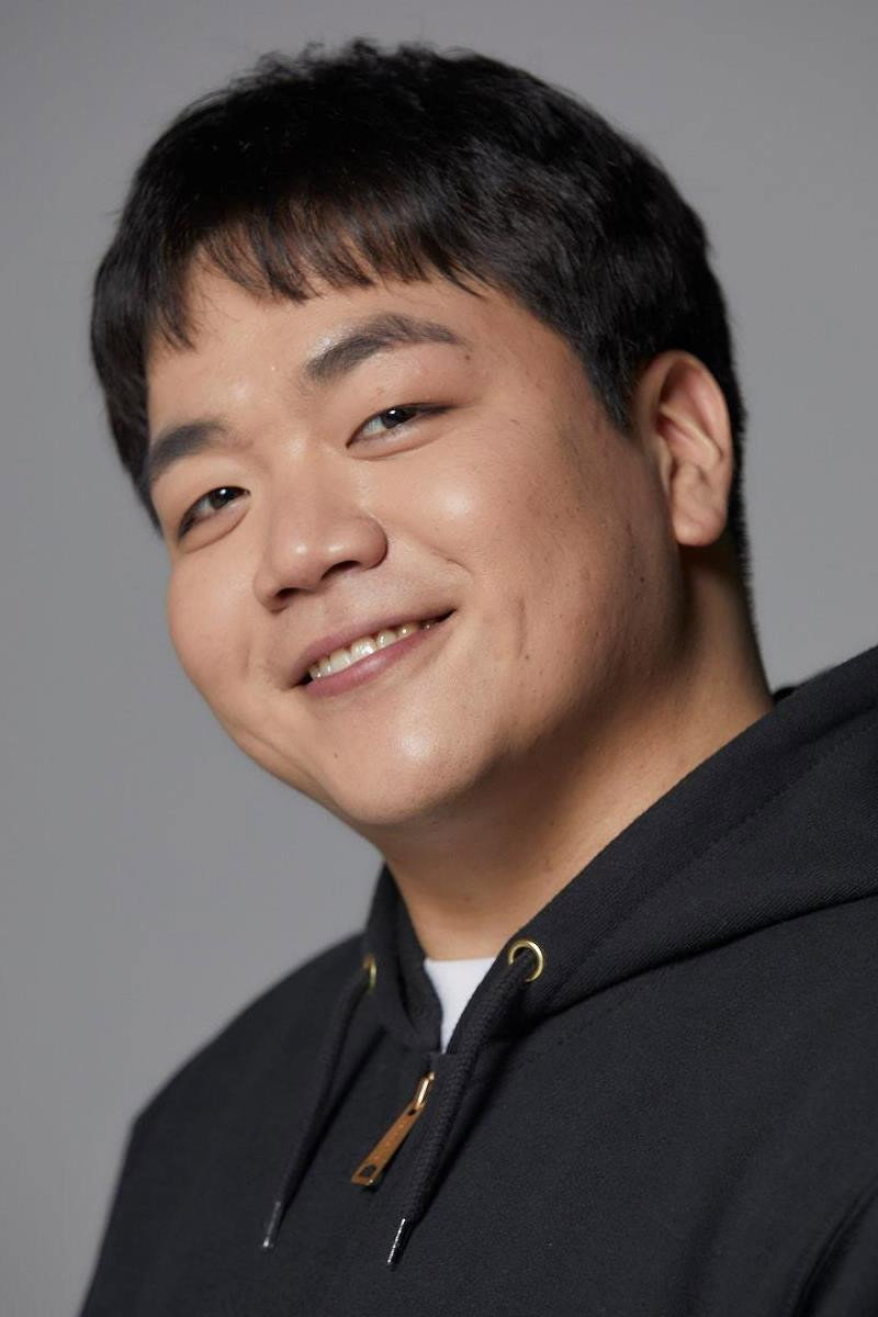 박강섭 as Rae-oh in Extreme Festival