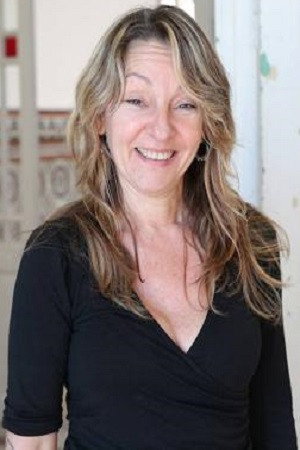 Nuria Mediavilla as Corina Polman in Mofli, the Last Koala