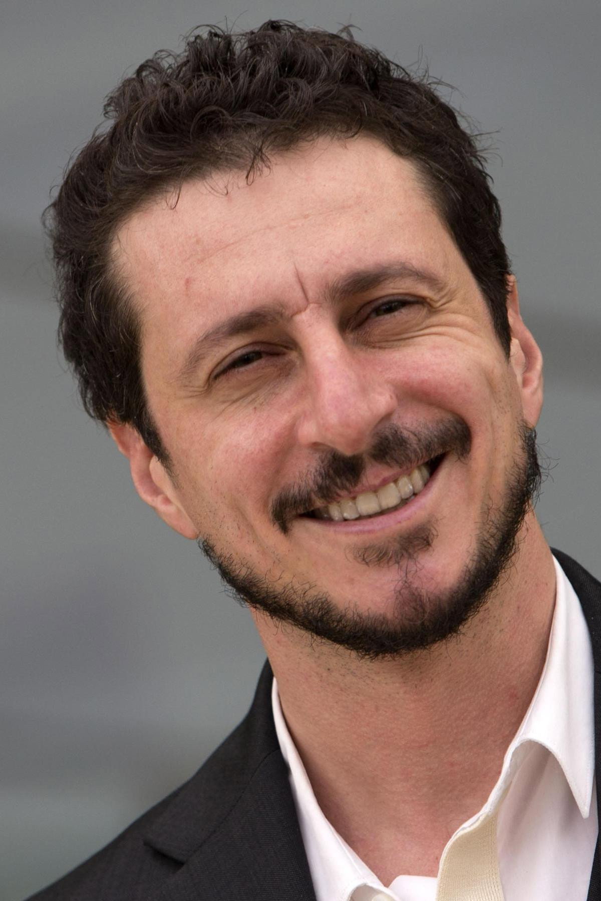 Luca Bizzarri as Luca Nervi in Camera Café