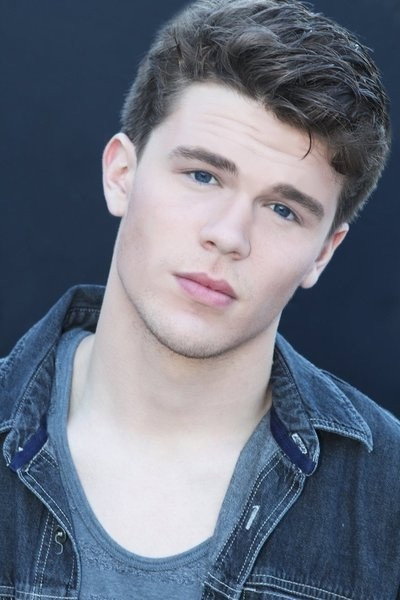 Peyton Clark as Itchy in Windsor