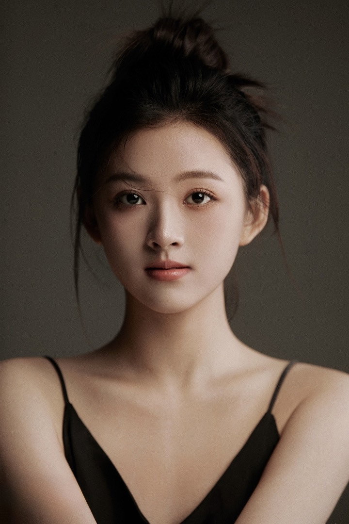 王奕婷 as Ye Ruling / Hongluo in When Destiny Brings the Demon
