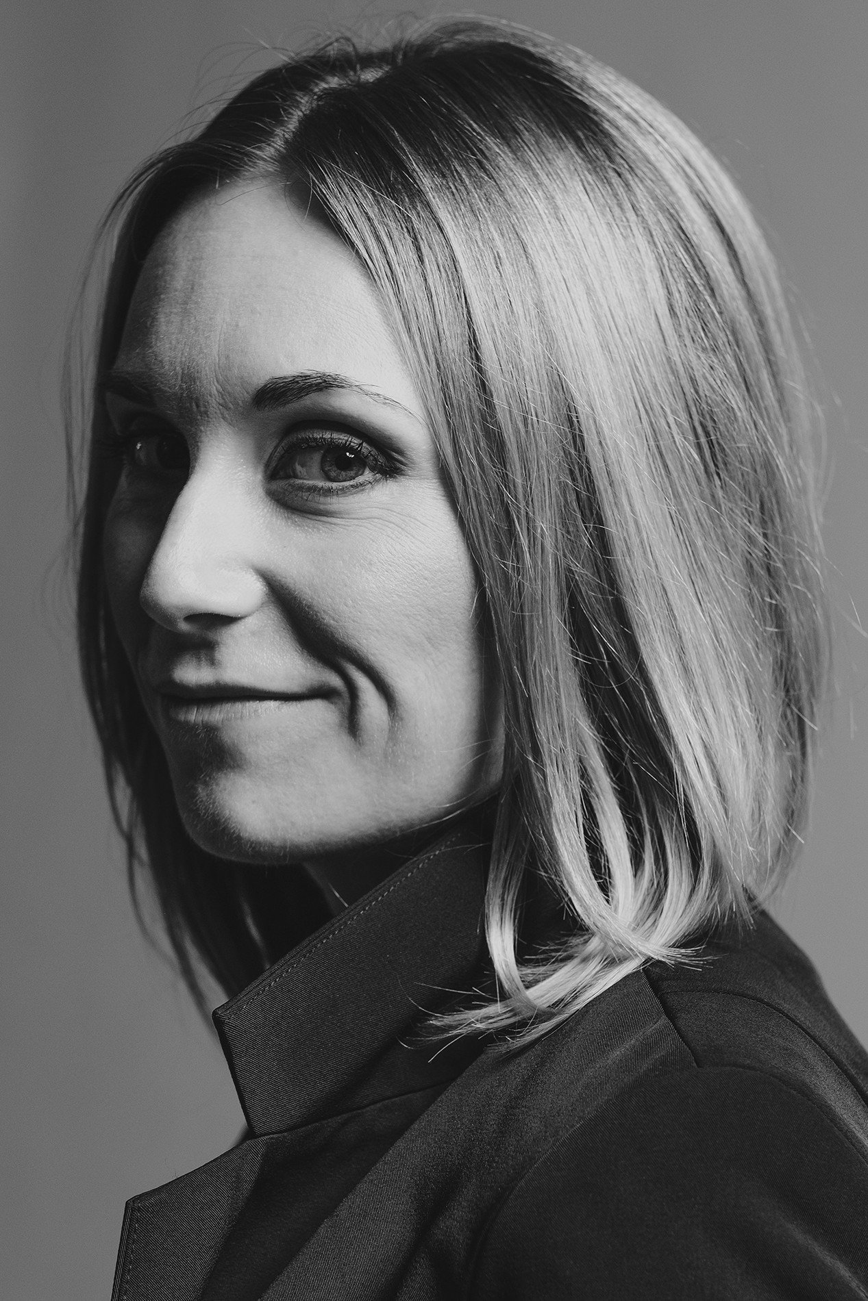 Jordan Canning as Gwen in Brad