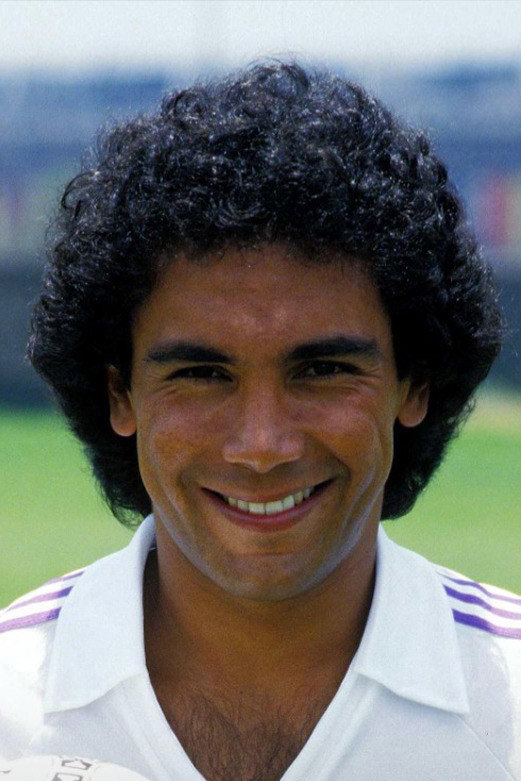 Hugo Sánchez as Self in Puntapié