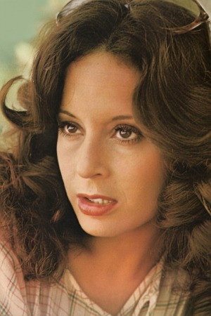 Suzana Gonçalves as Regina in Supermanoela