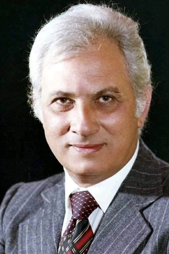 Omar El-Hariri as السلطان شركان in ألف ليلة وليلة: ذات المال