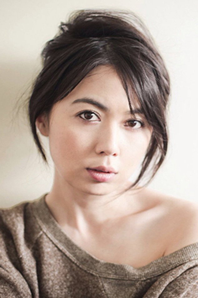 藤谷文子 as Mio Shikishima in Atami's Police Investigators