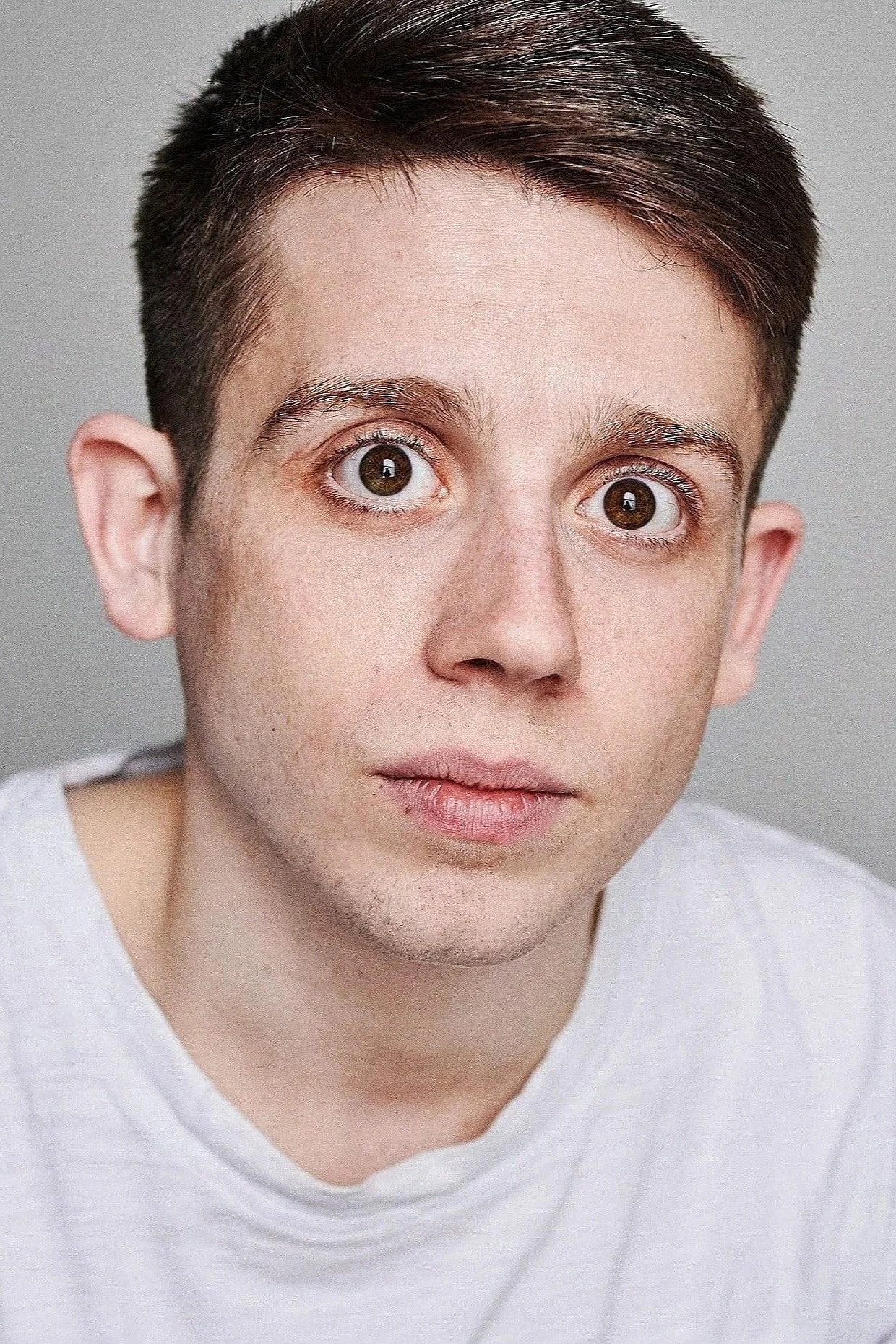 Tom Cawte as Hugh in Comeback Kid