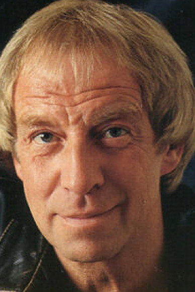 Ulrich Pleitgen as Robert Riedinger in Kein schöner Land
