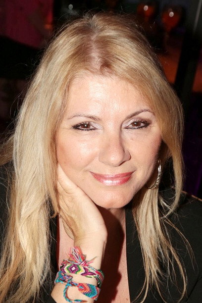 Τζοβάνα Φραγκούλη as Giolanda in Ποιός παντρεύεται τη γυναίκα μου;