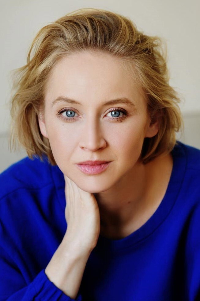 Anna Maria Mühe as Loreen in Godless Youth