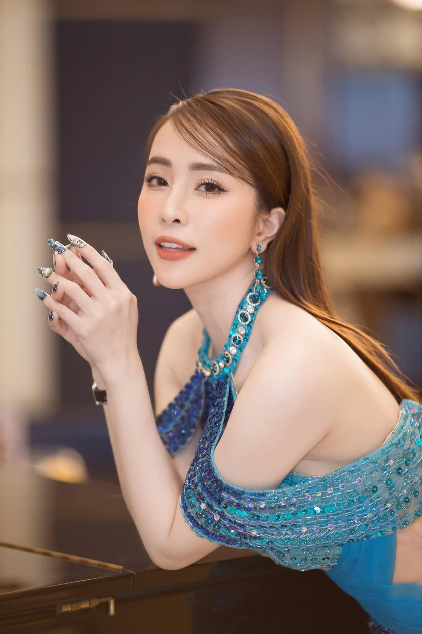 Quỳnh Nga as Minh in Chồng cũ, vợ cũ, người yêu cũ
