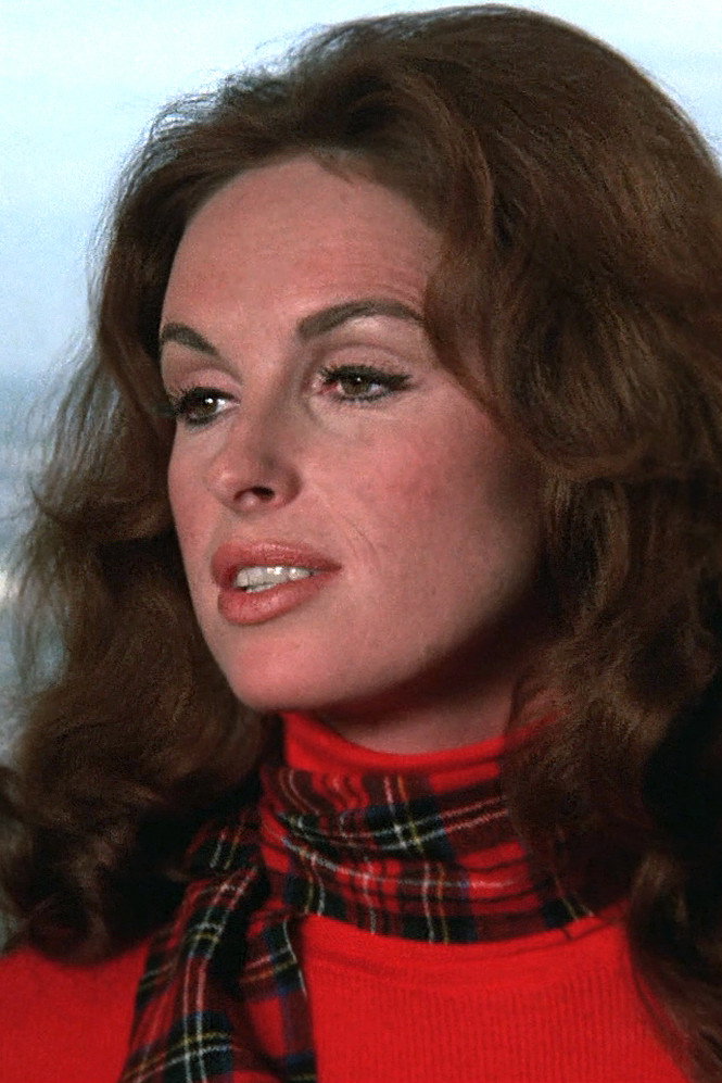 Luanne Roberts as Doris Matthews in Trader Hornee