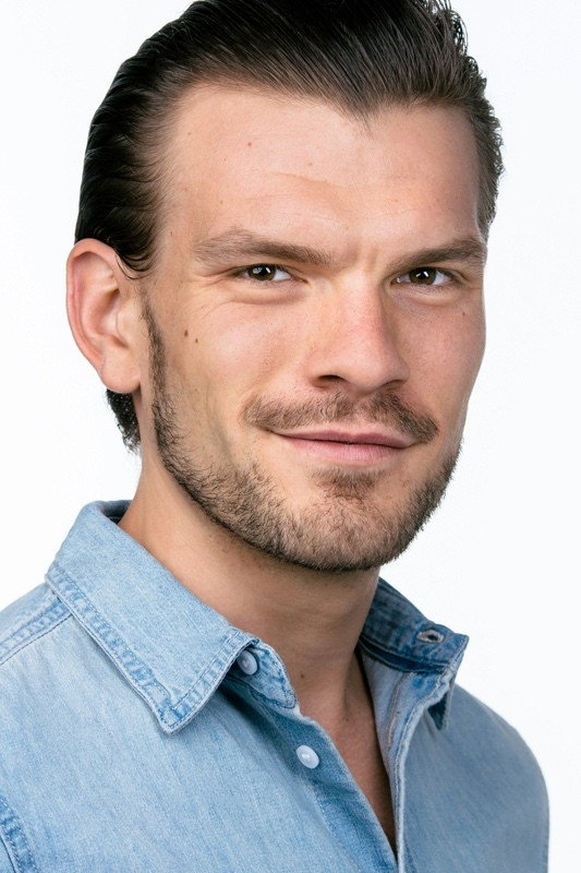 Ryan Czerwonko as Benji in Loud & Longing