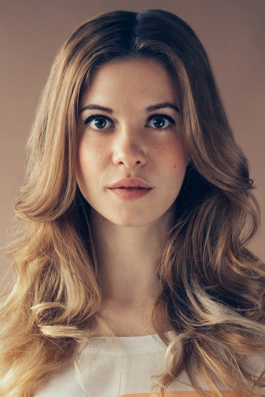 Émilie Leclerc as Élyse in Maestro
