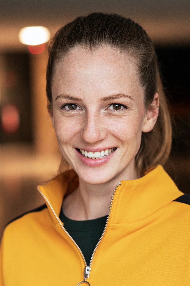 Elisa Thiemann as Charlotte „Lotta“ in Jojo sucht das Glück