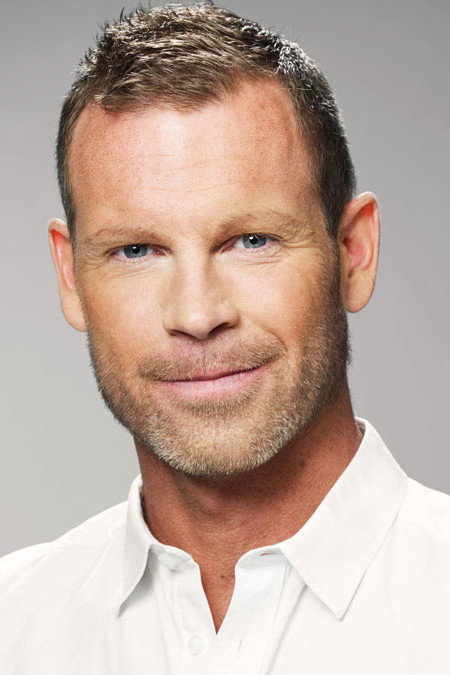 Mårten Andersson as Self - Host in 101 Sätt att åka ur en gameshow
