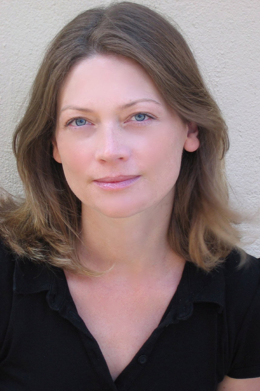 Sophie Ward as Rosemary Waldo in Dinotopia