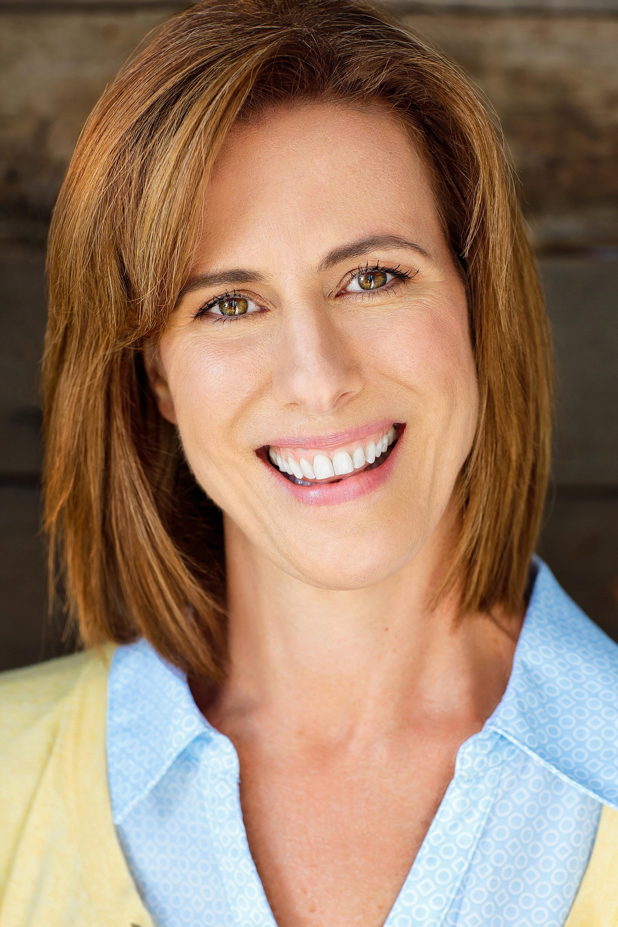 Janna Cardia as Wide-Eyed Woman in 12 Days of Christmas