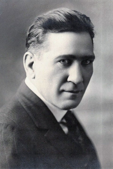 Bert Appling as Unemployed Man (uncredited) in A Dog's Life
