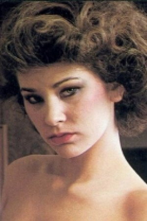Brooke Fields as Caroline in Piggy's