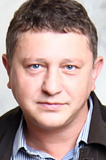 Сергей Колешня as Agent in Apartment 18