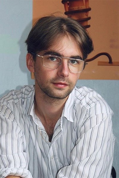 Luis Krawen as Oswald, der Gescheite in Music and Apocalypse