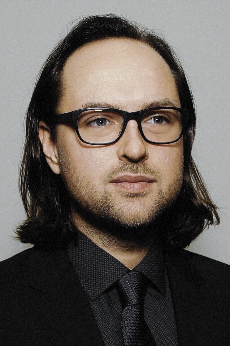 Kim Frank as Henrik Heidler in NVA