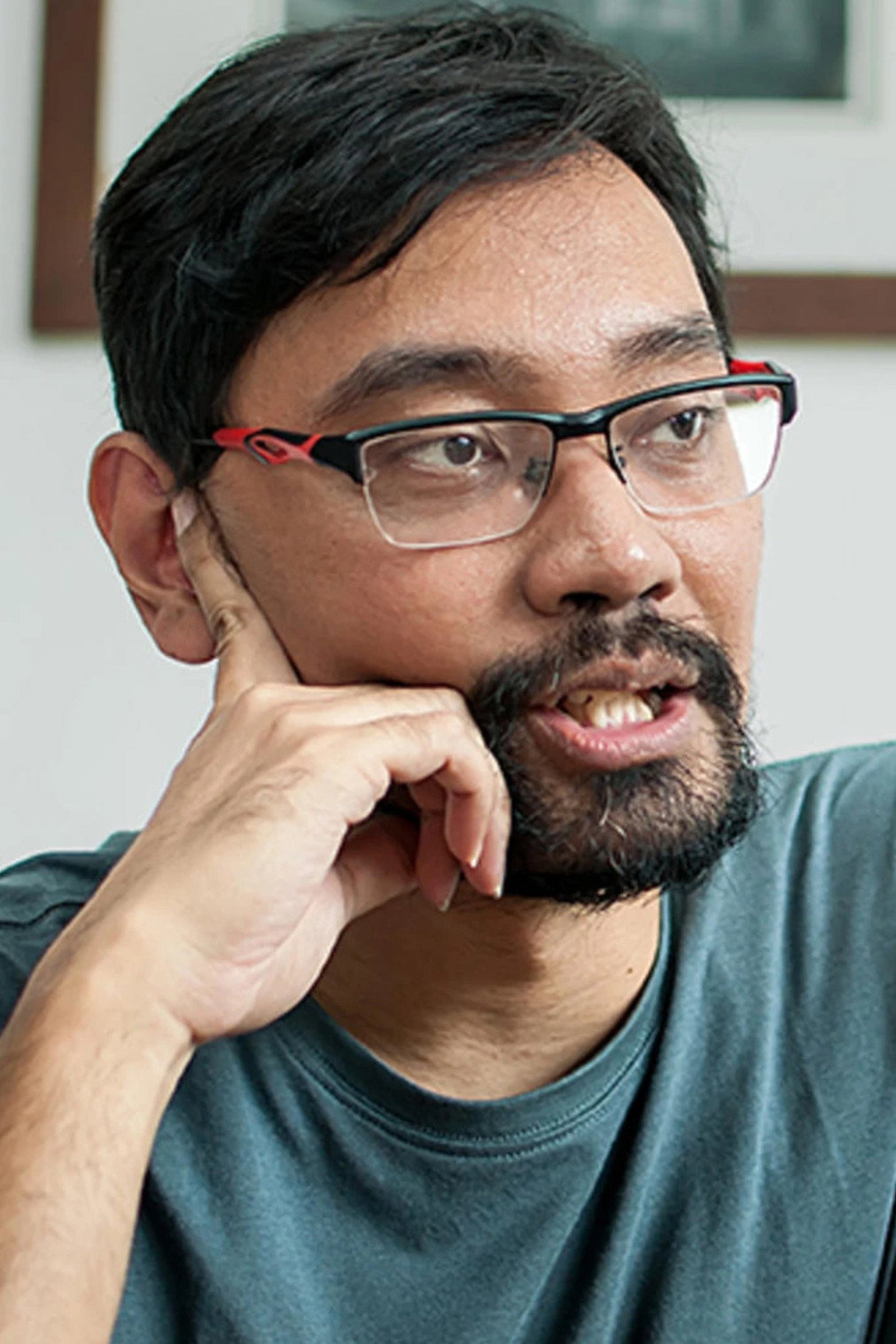 Ifan Adriansyah Ismail as Fandi in On Being Almost