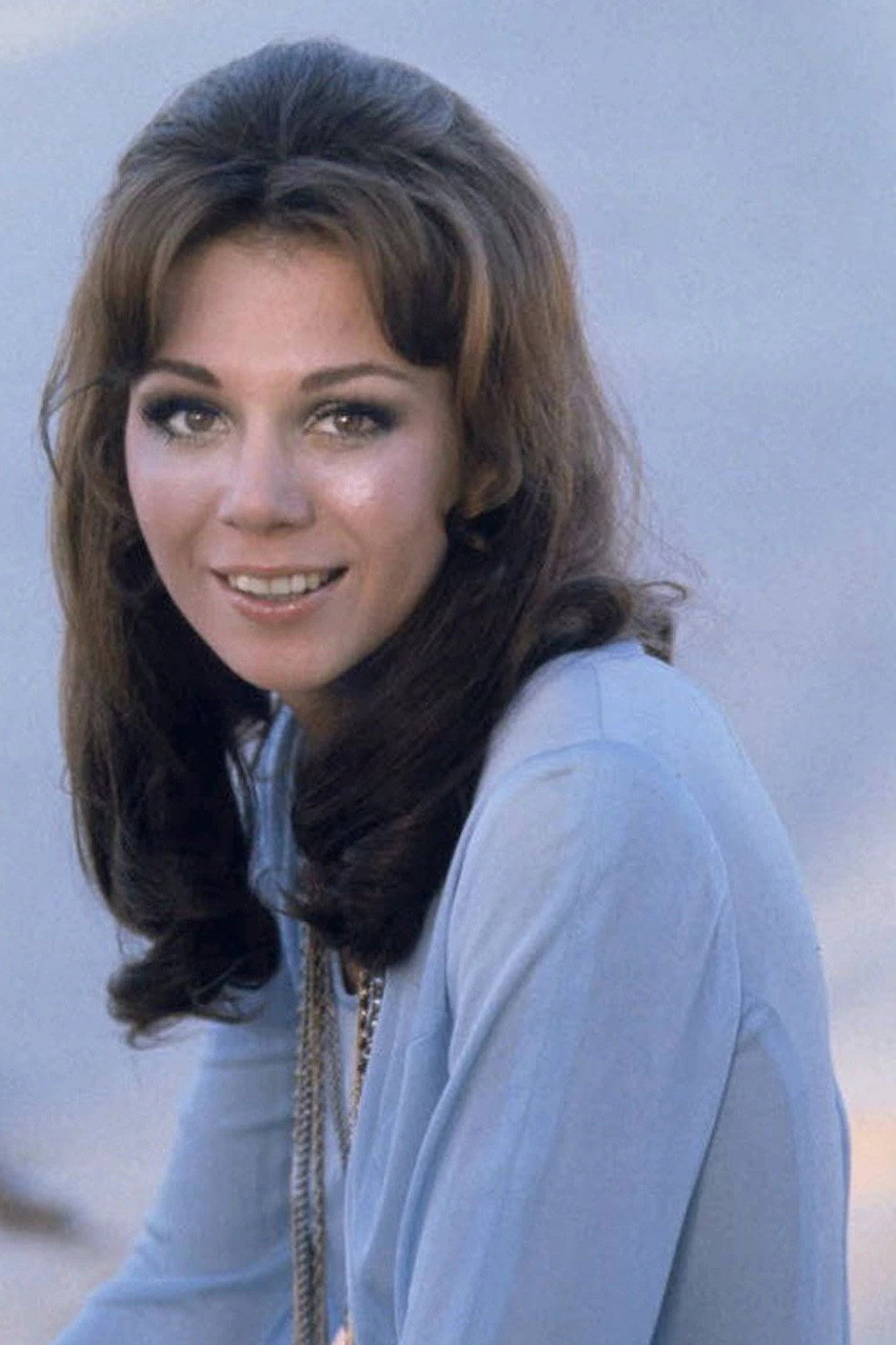 Kathryn Leigh Scott as Janet Murrow in Murrow