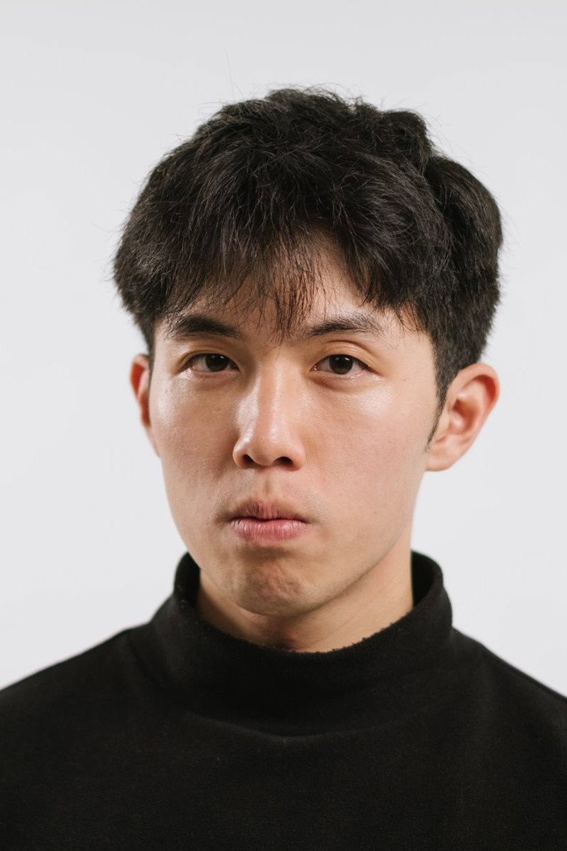 錢立訢 as Student in A Holy Shit Day
