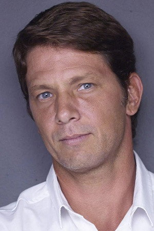 Mário Frias as Dr. Álvaro in Dark Horse