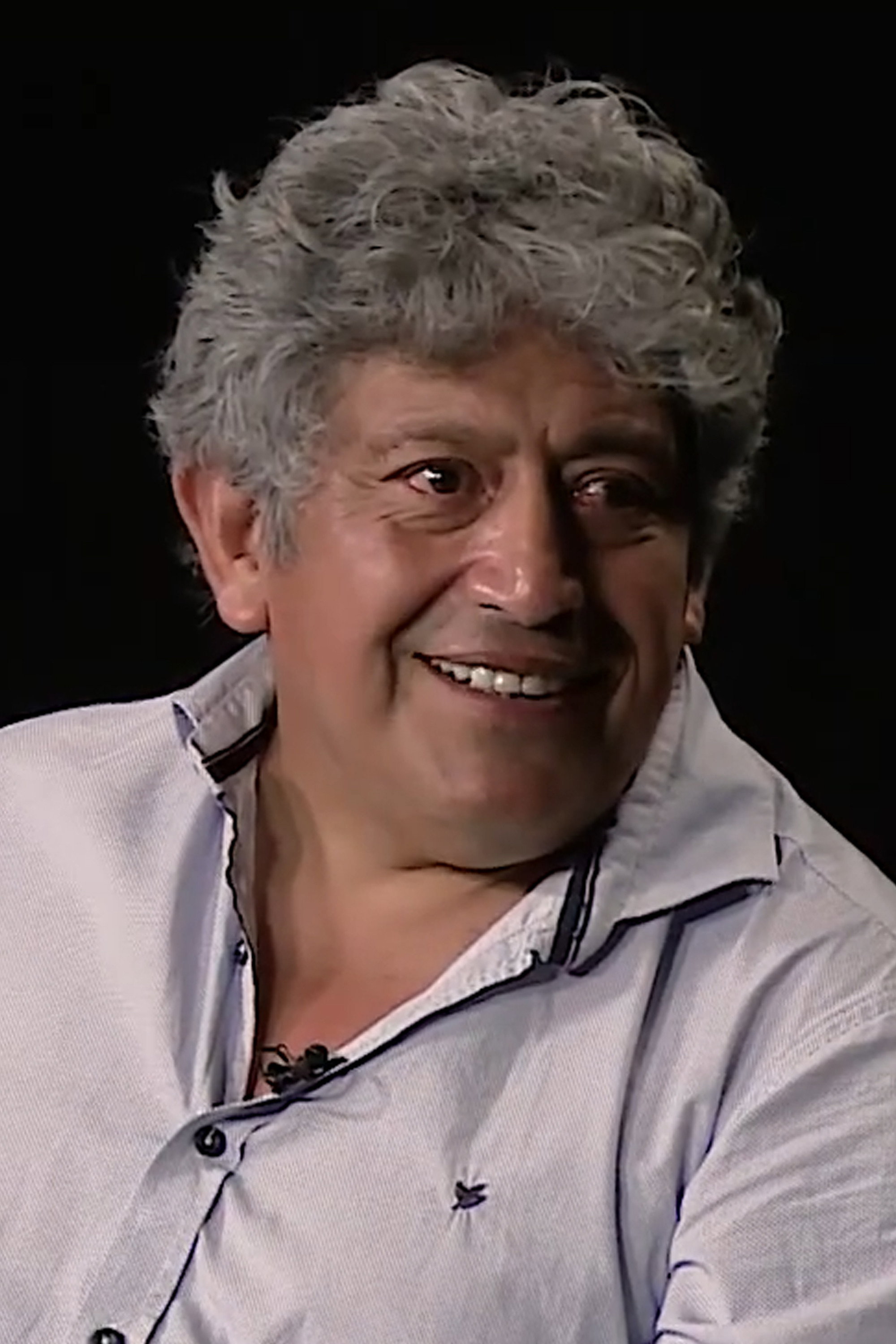 Roberto Trucco as Cacho in El corazón del campeón