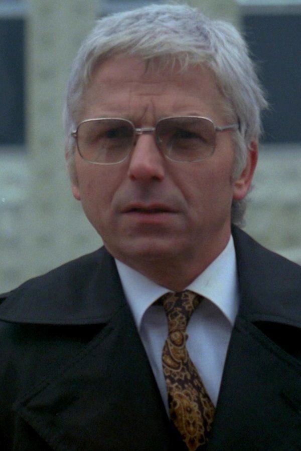 Bernard Papineau as Le docteur Francis in The Night of the Hunted