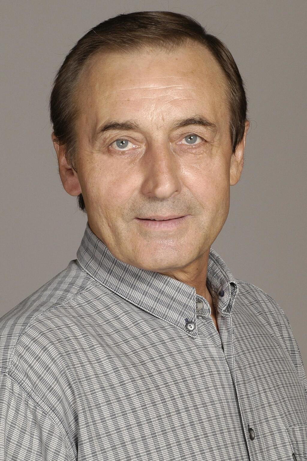 Michal Dočolomanský as Jonas Benicky in Elizabeth's Court