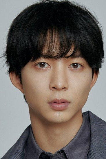 鈴木仁 as Hayato Aida / Akkun in 消えた初恋