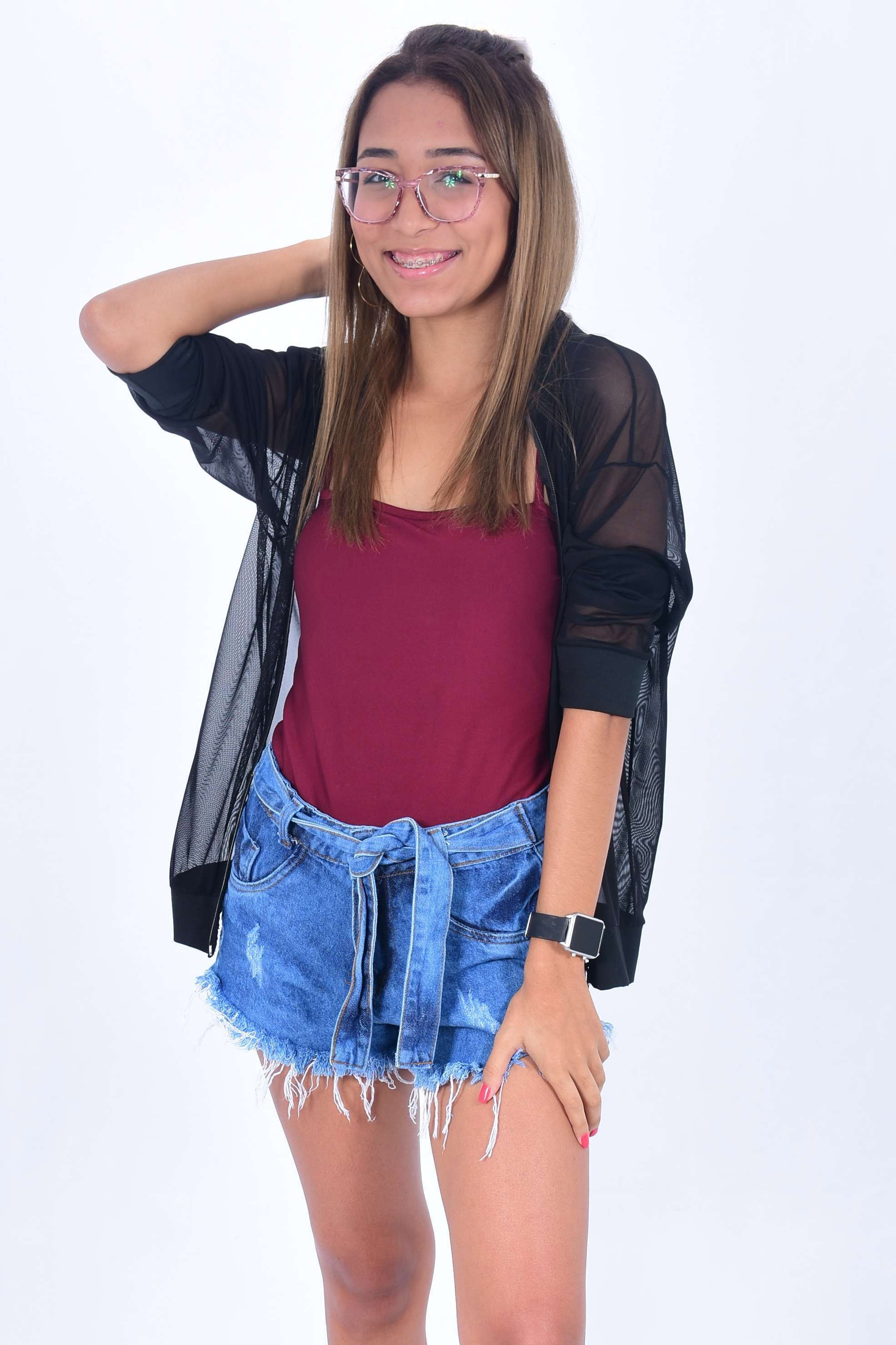 Vic Gabrielly as Paula Rezende in Escuridão