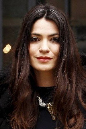 Maria Manoella as Zélia in Invisible Life