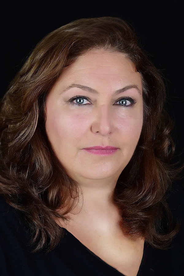 Birsen Dürülü as Saliha Gelim in Zerda