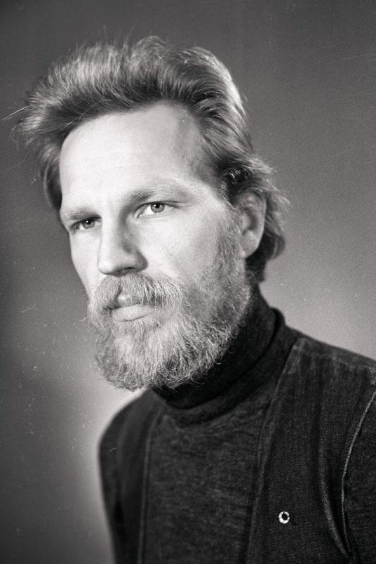 Kalju Kivi as The Watchmaker in Tik-Tak