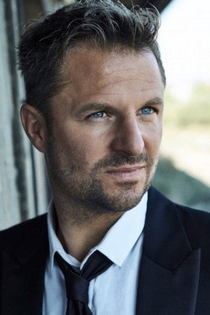 Philipp Hochmair as Graf Viktor Szápáry in Freud
