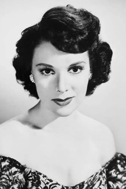 Veola Vonn as Lady Zelda in Spy Chasers