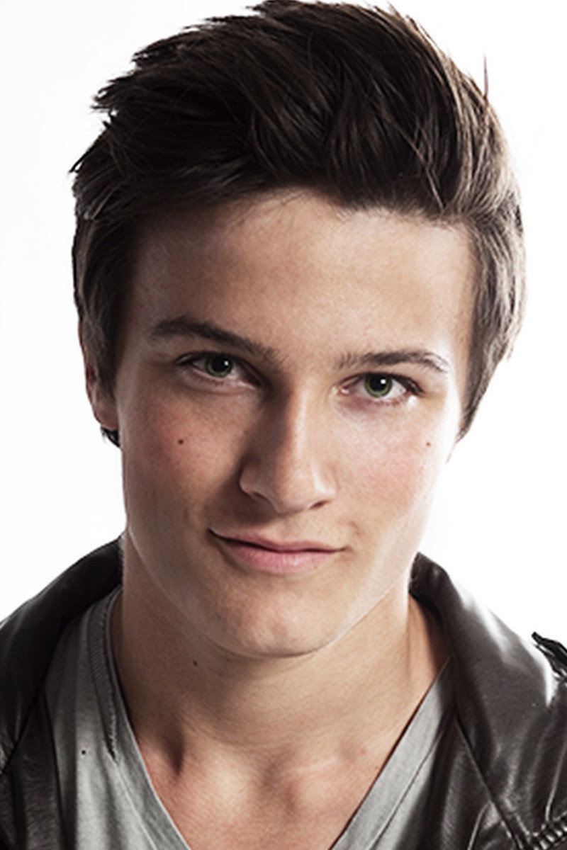 Daniel Manche as Young Arthur Blake in I Sell the Dead